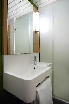 B&B Hotel Orly Chevilly-Larue - Nationale 7 Hotel 2*
