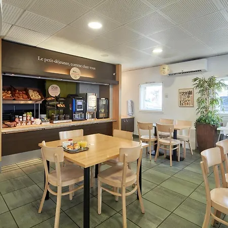 Отель Orly - Nationale 7 Шевийи-Ларю