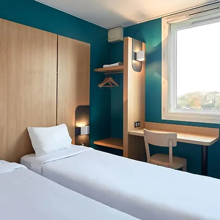 Orly - Nationale 7 Отель