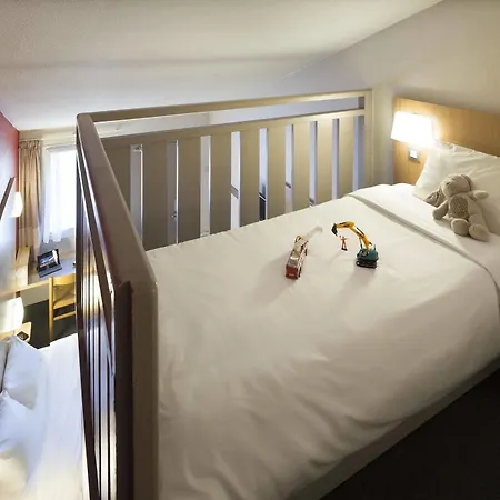 Orly - Nationale 7 Отель Шевийи-Ларю