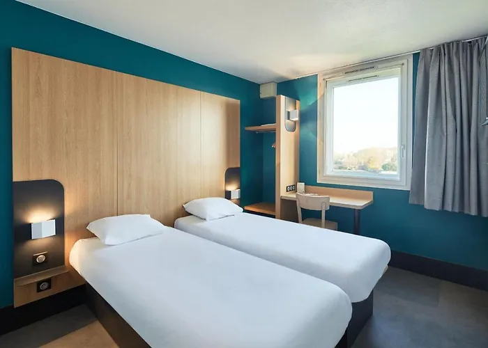 Orly - Nationale 7 Hotel 2*