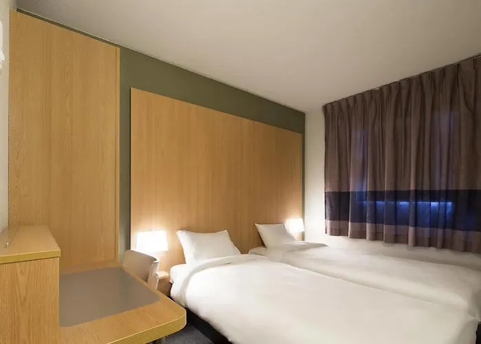 Orly - Nationale 7 2* Chevilly-Larue